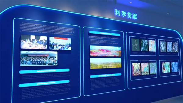 专题展02.jpg